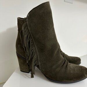 New Bueno Sage Green Booties - Women size US6.5